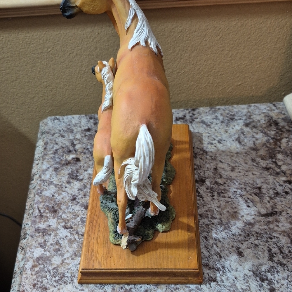 Source Unknown Tan and White Horse Sculpture - Picture 4 of 7